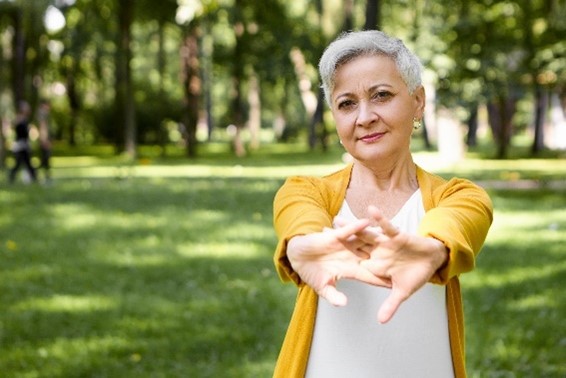 femme en activité physique den pleine air